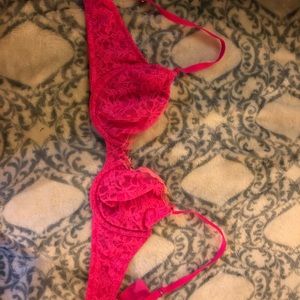 Lacy underwire bra